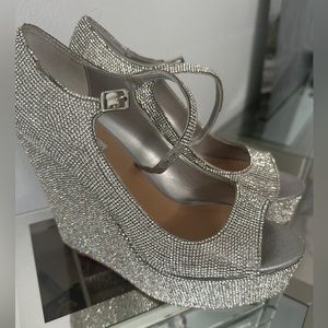 Brand New never wore Steve Madden Rhinestone Wedge